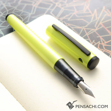 PILOT Lightive Fountain Pen - Active Yellow - PenSachi Japanese Limited Fountain Pen