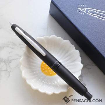 PILOT Limited Edition Vanishing Point Capless - Hobonichi Matte Black