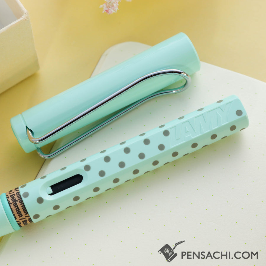 LAMY Safari Special Edition Fountain Pen - Dots Blue