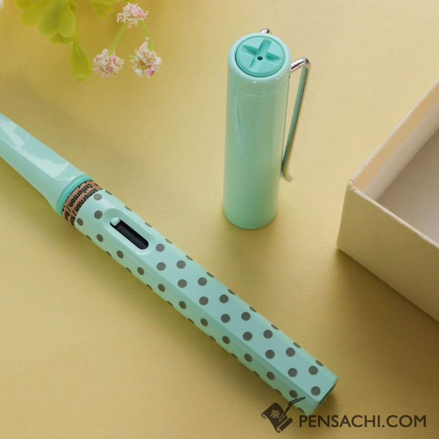 LAMY Safari Special Edition Fountain Pen - Dots Blue