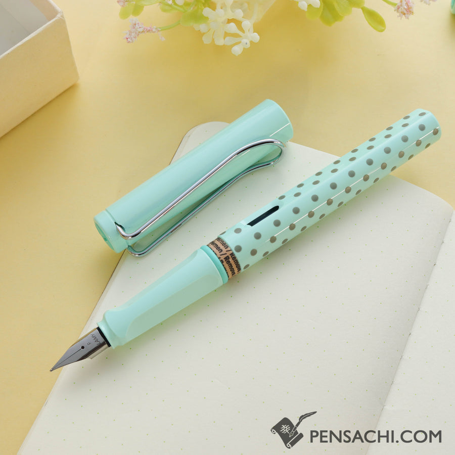 LAMY Safari Special Edition Fountain Pen - Dots Blue