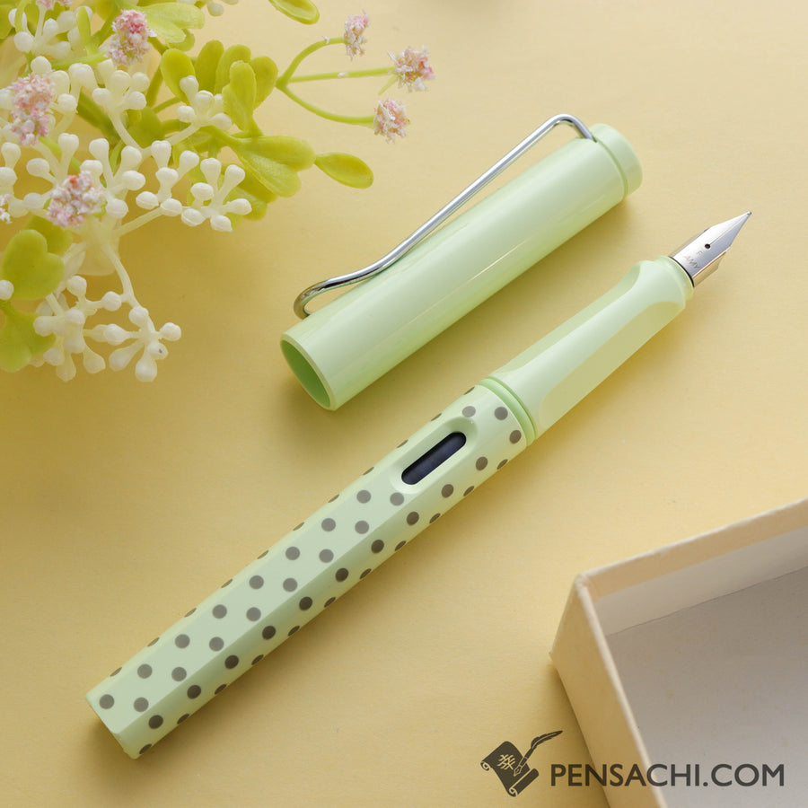 LAMY Safari Special Edition Fountain Pen - Dots Green