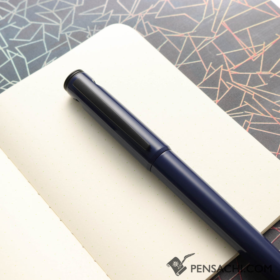 PILOT Lightive Fountain Pen - Active Navy - PenSachi Japanese Limited Fountain Pen