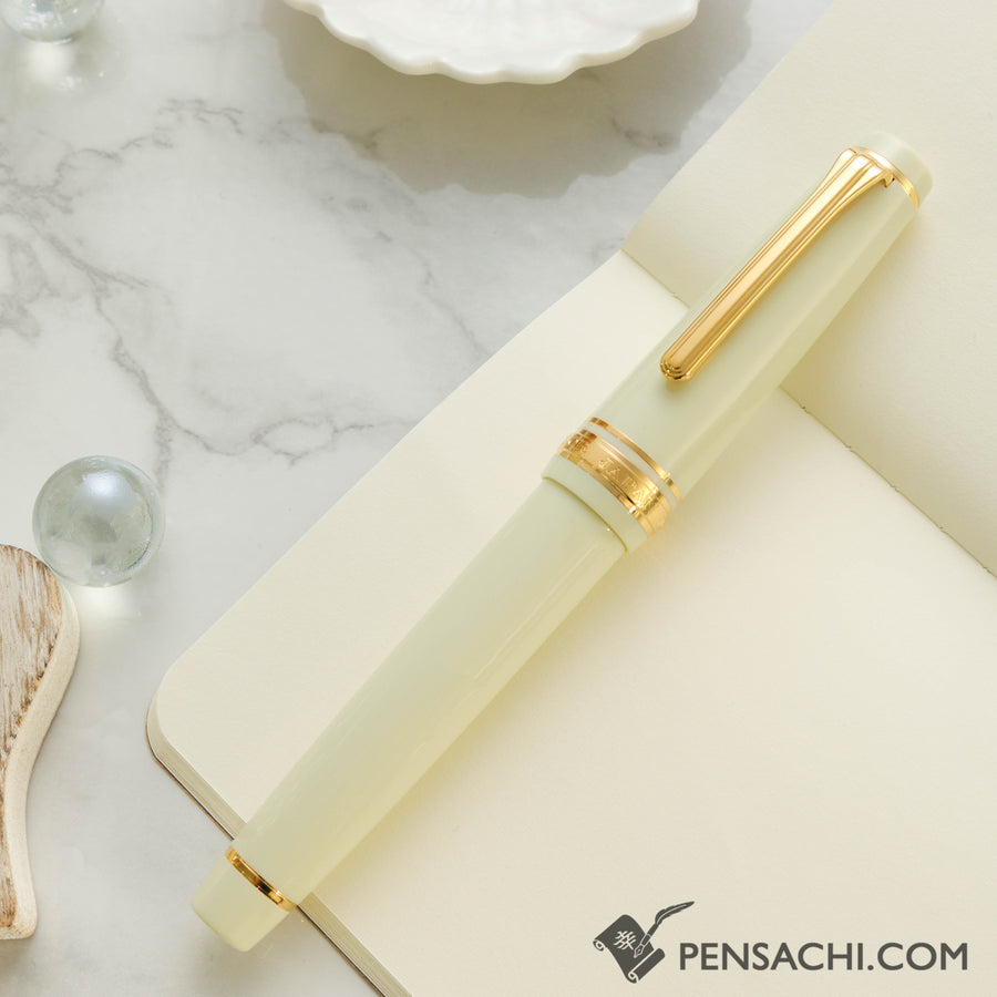 SAILOR Limited Edition Pro Gear Classic Fountain Pen - Daisy White