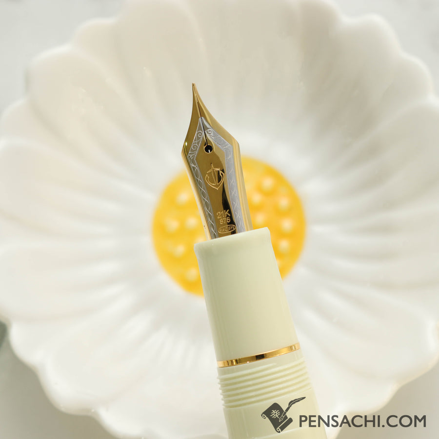 SAILOR Limited Edition Pro Gear Classic Fountain Pen - Daisy White